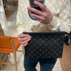 루이비통 POCHETTE VOYAGE M61692