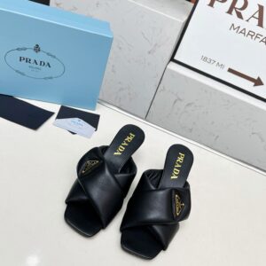 프라다(PRADA) 가죽 크로스 스트랩 뮬 샌들 6cm