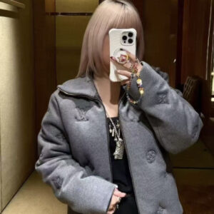 루이비통 엘레강트 모노그램 니티드 다운 블루종