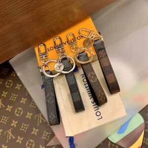 루이비통 Louis Vuitton 모노그램 스트랩 키링