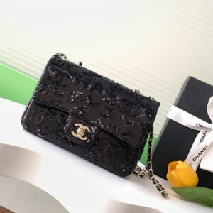 샤넬 이브닝 백 퀼티드 시퀸 골드 메탈 블랙 Chanel Evening Bag Quilted Sequins & Gold Black