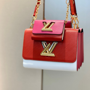 루이비통 트위스트 MM 23 x 17 x 9.5cm