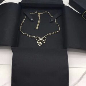 샤넬 리본 가죽 체인 초커 목걸이 (V-gold소재)