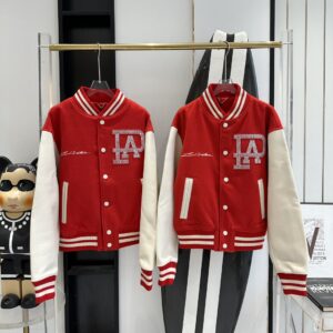 V공장 루이비통 24SS 큐빅 진주 레터링 야구 자켓 레드 LOUIS VUITTON 남녀공용