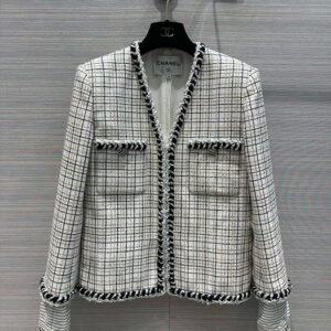 샤넬 24SS 브이넥 클래식 자켓