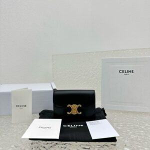 셀린느 트리오페 플랩 카드 지갑