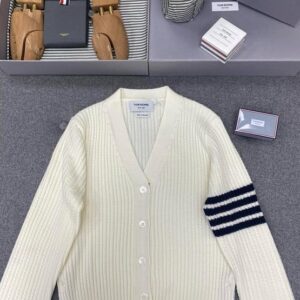 톰브라운 24FW 사선 완정 울 크롭 가디건