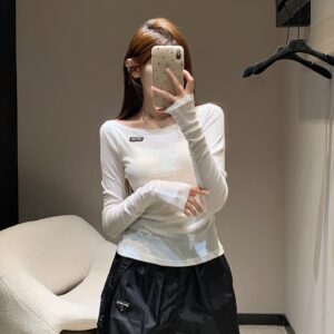 미우미우 긴팔 티셔츠