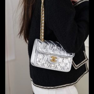 샤넬 Chanel 25C Classic Flap Bag - Silver Quilted Calfskin