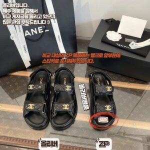 [샤넬 비교 2탄] 300만원대 벨크로 샌들 제품 리뷰 안녕하세요. 올리버입니다. ZP와 저희 제품 비교 자료 올려드립니다. 첨부된 8장의 사진 확인해주세요:) 감사합니다.