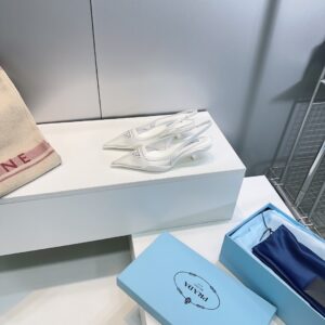 프라다(PRADA) 트라이앵글 로고 슬링백 힐 4.5cm