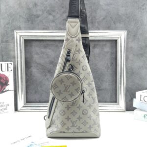 루이비통 M14916 ㅡ MONOGRAM SHADOW