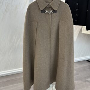 버버리 25FW 신상 뮤직 노트 자카드 울 케이프 코트