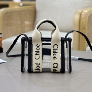 CHLOE 끌로에 오프 화이트 블랙 우디 토트백 251338F048041