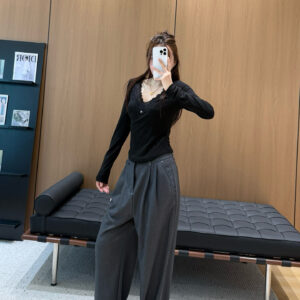 샤넬 블랙 레이스 브이넥 슬림핏 티셔츠