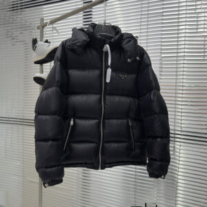 [S~2XL]프라다 삼각로고 후드 다운 패딩 블랙