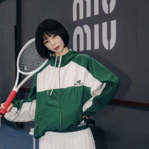 미우미우 x 뉴발란스 테크니컬 포플린 후드 자켓