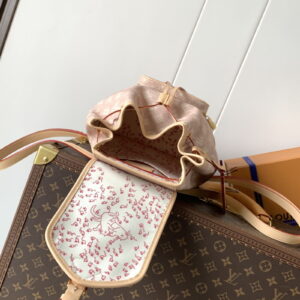 LOUIS VUITTON 루이비통 몽수리 PM M15135