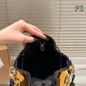 루이비통 쿠상 버킷 M26216