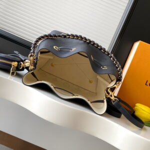 LOUIS VUITTON 루이비통 벨라 M14315