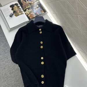 [S~L]루이비통 모노그램 버튼 니트 톱 2color 1AJHM5