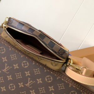 LOUIS VUITTON 루이비통 트로카데로 웨어러블 월릿 M26020