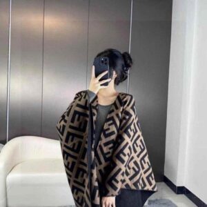 펜디 FF 로고 울 캐시미어 케이프 판초