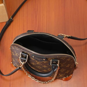 LOUIS VUITTON 루이비통 알마 트렁크 BB M26084