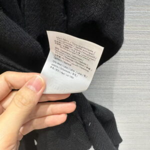 [S~L]발렌티노 컷아웃 디테일 울 오버사이즈 스웨터 블랙 P444204