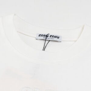 [S~XL]미우미우 로고 자수패치 긴팔 티셔츠 2color