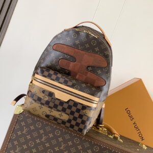 LOUIS VUITTON 루이비통 디스커버리 백팩 PM M26130