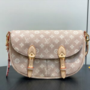 LOUIS VUITTON 루이비통 이스케이프 M15134