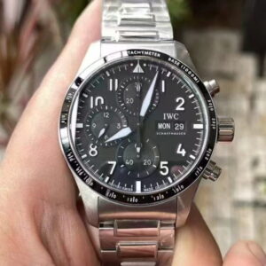 IWC 파일럿 워치 퍼포먼스 크로노그래프 블랙다이얼 브레이슬릿 스트랩 41mm 오토매틱 시계 IW388304