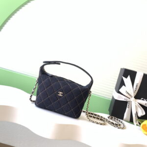 CHANEL 샤넬 2026년 봄여름 프리컬렉션 체인이 달린 클래식 클러치 AP4386B23492U7663