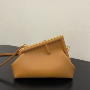 FENDI 펜디 퍼스트 클러치 백 브라운 8BP129ABVE F0NYJBROWN