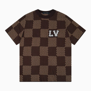 [M~2XL]루이비통 코튼 다미에 크루넥 크리스탈 LV 패치 브라운