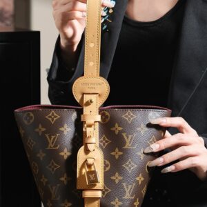 루이비통 올인 BB(Louis Vuitton All In BB) 1