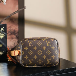 루이비통 올인 BB(Louis Vuitton All In BB) 2