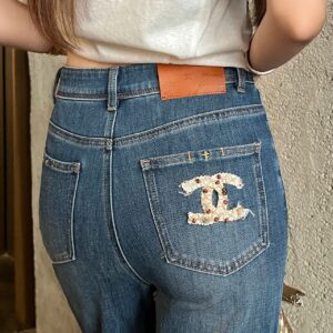 Chanel 슬림 부츠컷 롱 데님 팬츠 워시드 블루