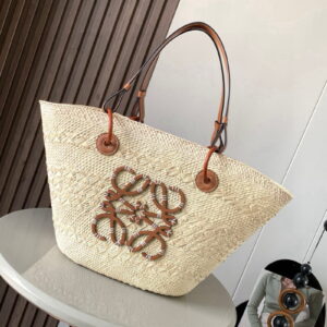 LOEWE 로에베 미디엄 애너그램 바스켓 백 AABKT43X03-2435 1