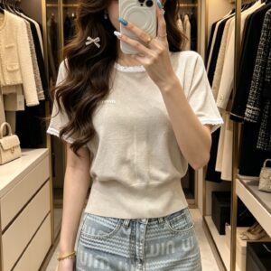 미우미우 로고 자수 레이스 트리밍 반팔 니트 탑 베이지