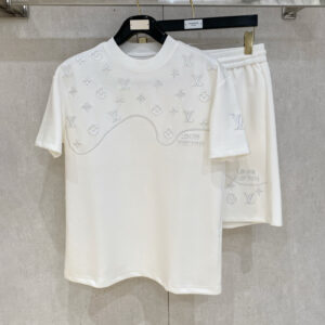 [M~3XL]루이비통 모노그램 자수 반팔 반바지 세트 화이트