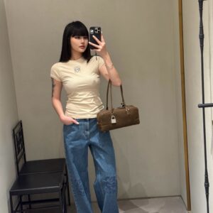 로에베 아나그램 로고 자수 슬림핏 반팔 티셔츠