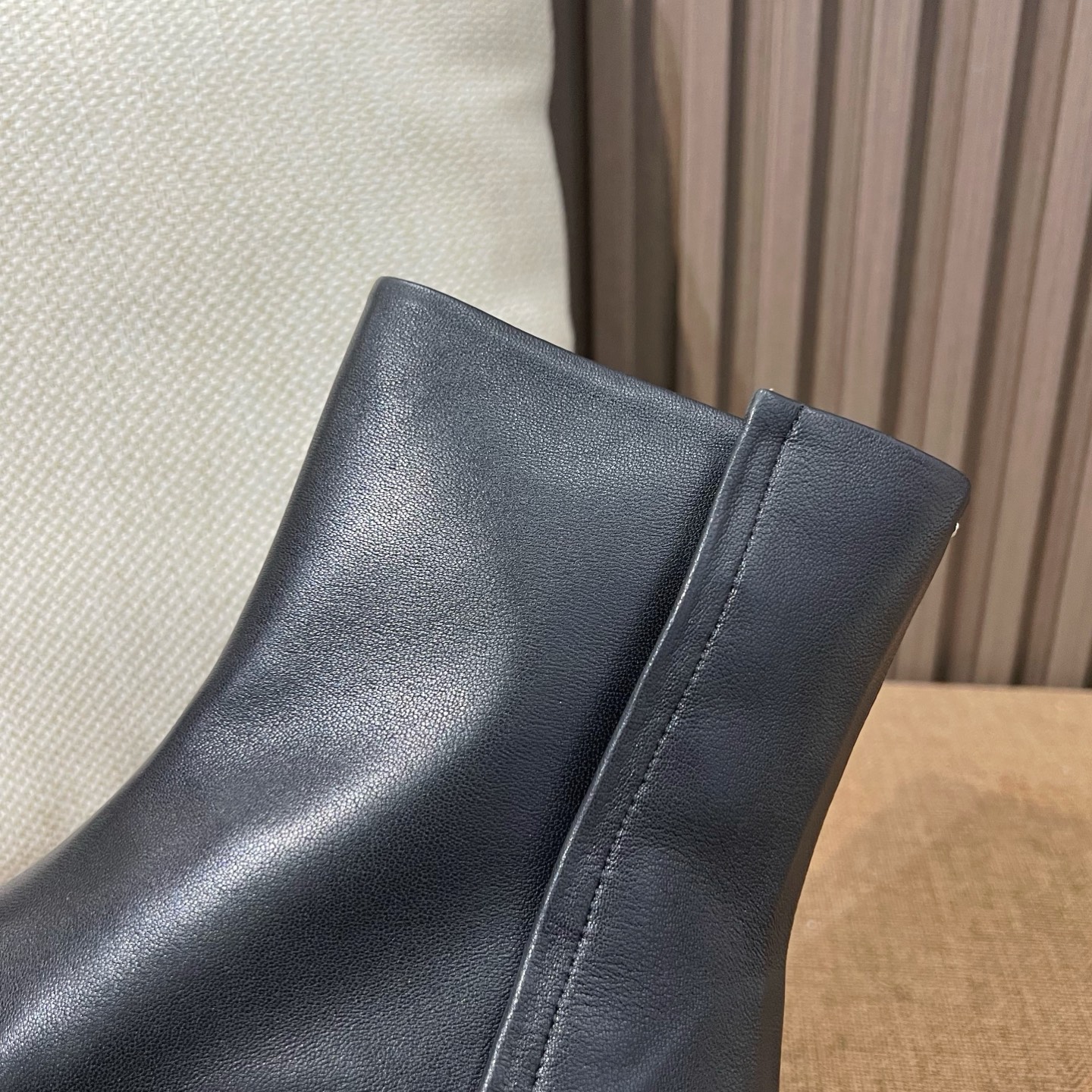 메종 마르지엘라 MM6 타비 앵클부츠 블랙 6cm 힐 - 이미지 15
