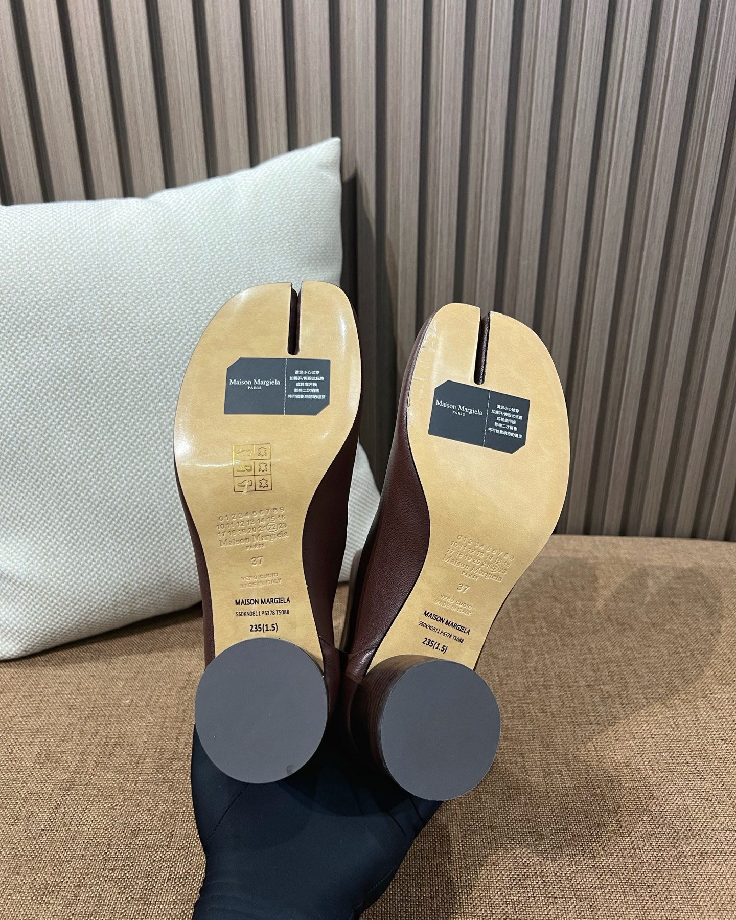 메종 마르지엘라 MM6 타비 앵클부츠 브라운 6cm 힐 - 이미지 10