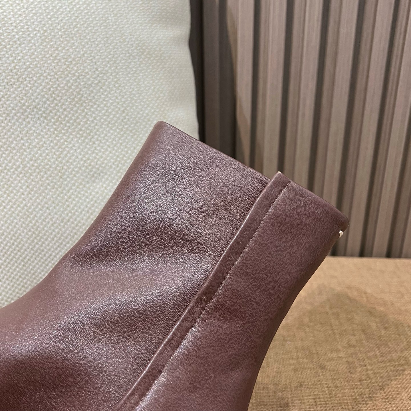 메종 마르지엘라 MM6 타비 앵클부츠 브라운 6cm 힐 - 이미지 14